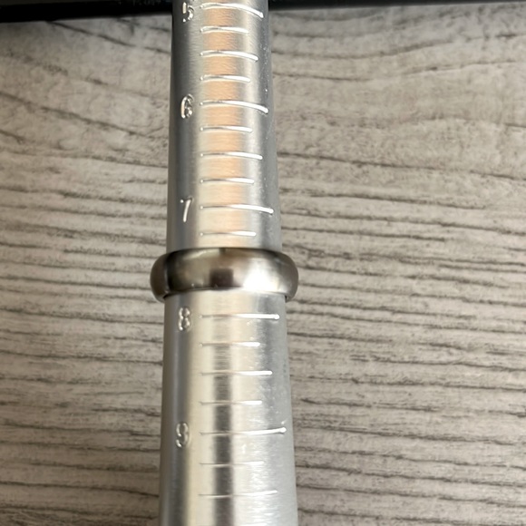 Men’s Titanium Wedding Ring Band Size 7 3/4 - Picture 3 of 3